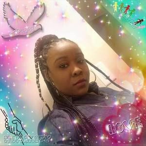 Meet your Posher, Latoya